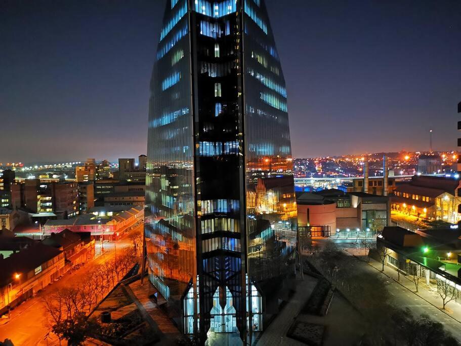 1007-Stunning Studio Apt With Incredible Joburg Views Йоханесбург Екстериор снимка