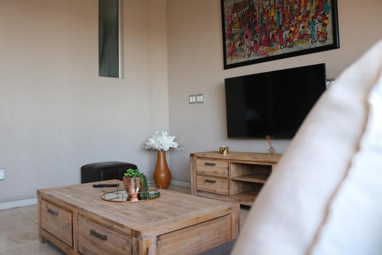 1007-Stunning Studio Apt With Incredible Joburg Views Йоханесбург Екстериор снимка